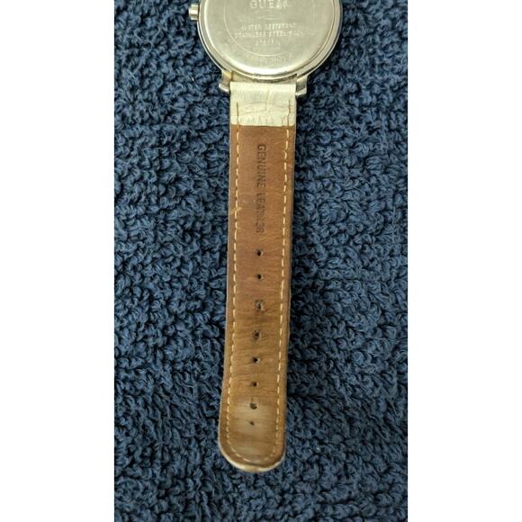 Guess Women's Silver and White Watch Bedazzled Hearts 676051L Needs Battery - Picture 5 of 6